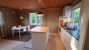 Fully renovated cottage with great hilltop views, Karlsborg